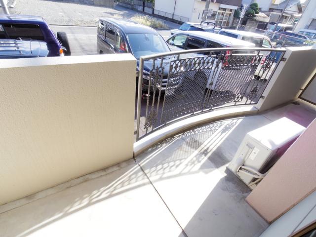 バルコニー　お洗濯にも便利なバルコニー付き