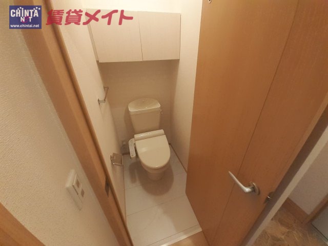 【三重郡菰野町大字潤田のアパートのトイレ】