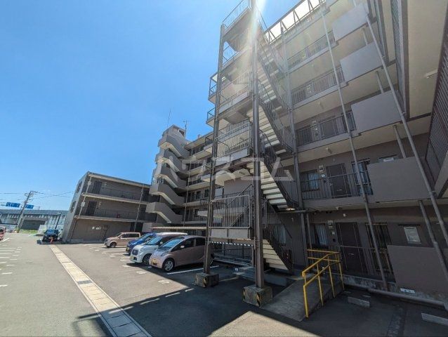 浜松市中央区中野町のマンションの建物外観