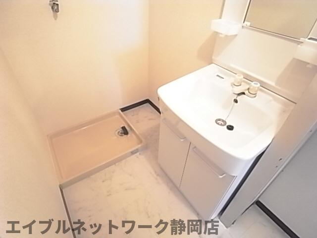 【静岡市葵区千代田のマンションの洗面設備】