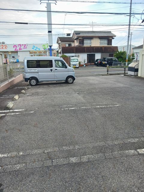 【サウスセントラル衣川の駐車場】