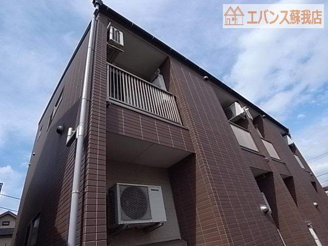 【ジュークIIIの建物外観】