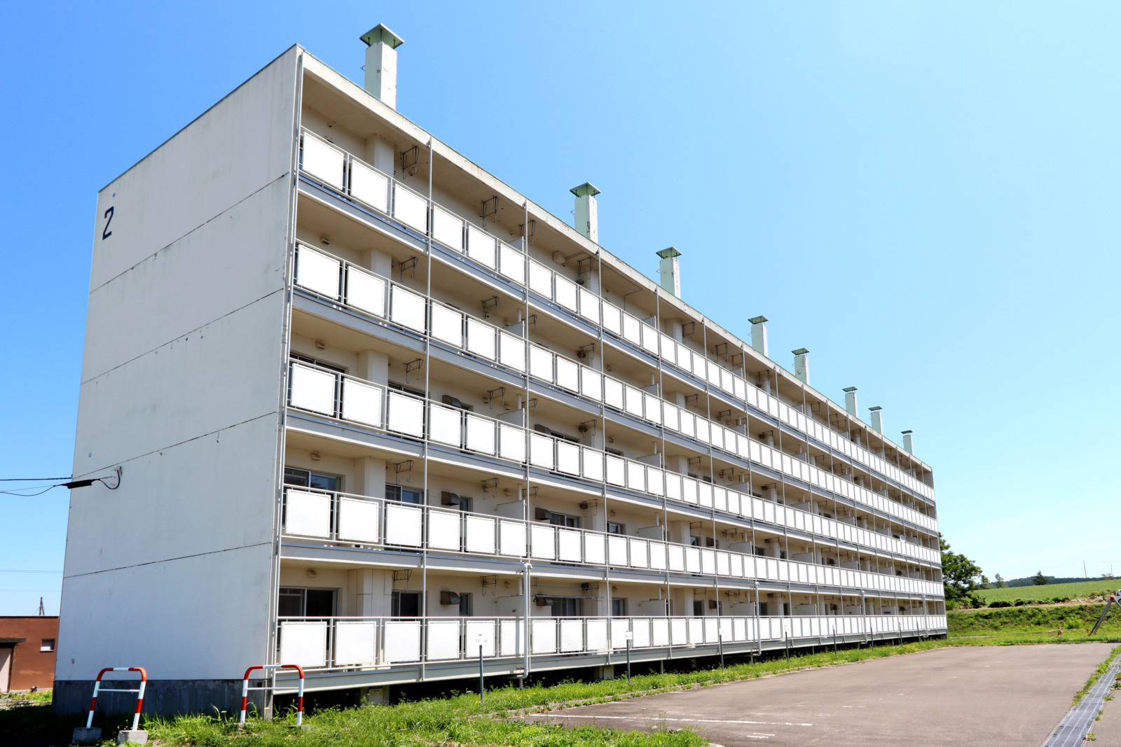 岩見沢市栗沢町由良のマンションの建物外観