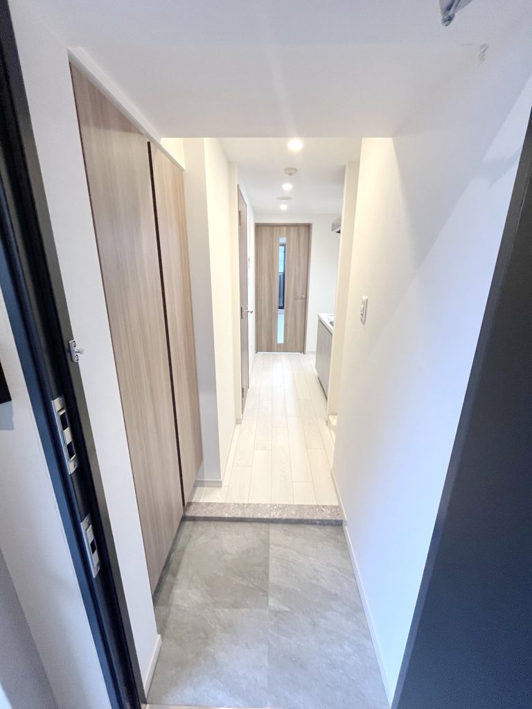 玄関　バルコニー