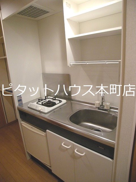 【大阪市中央区瓦屋町のマンションのキッチン】