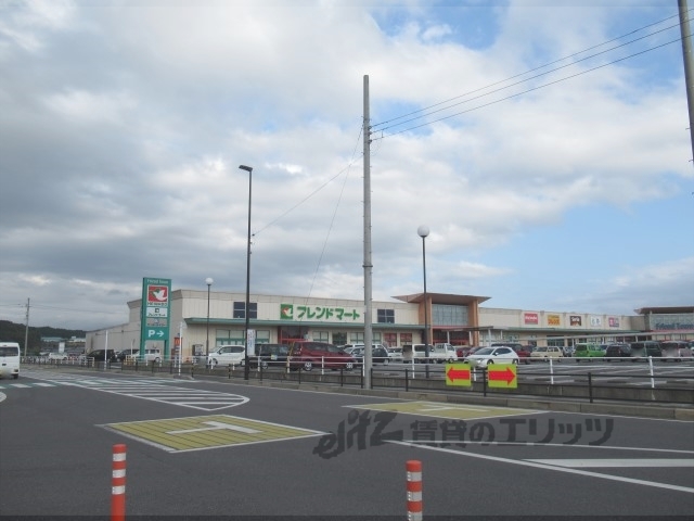 【甲賀市甲南町寺庄のマンションのスーパー】