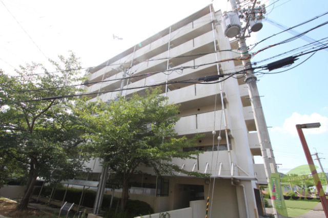 【神戸市長田区房王寺町のマンションの建物外観】