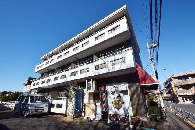 建物外観　☆青い空、白い雲☆