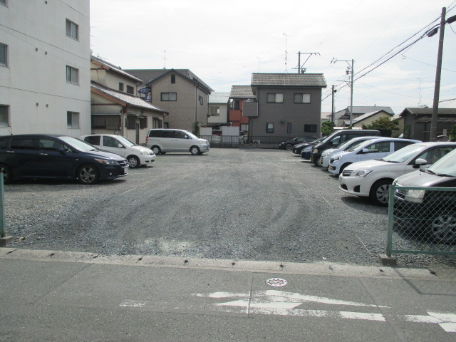 【グランストーク天龍川の駐車場】