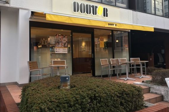 【港区南青山のマンションの飲食店】