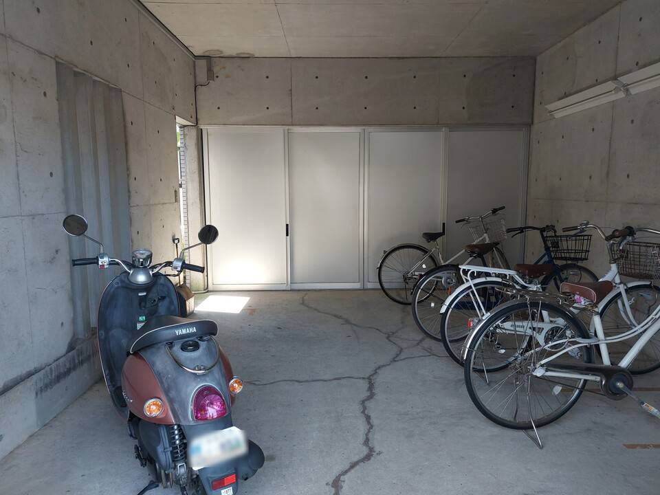 駐車場　駐輪場