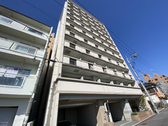 広島市西区己斐本町のマンションの建物外観