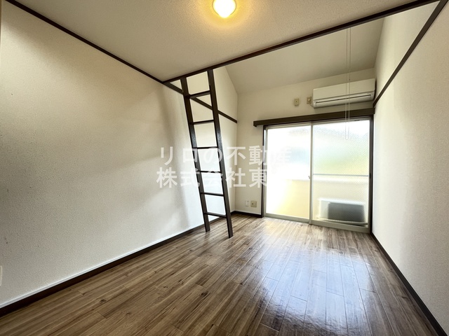 居室・リビング　明るい雰囲気で暮らしやすい！優しい質感の室内がオススメ☆