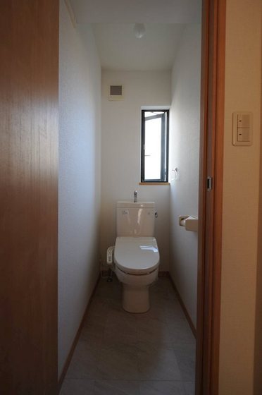 トイレ　※他号室の写真です