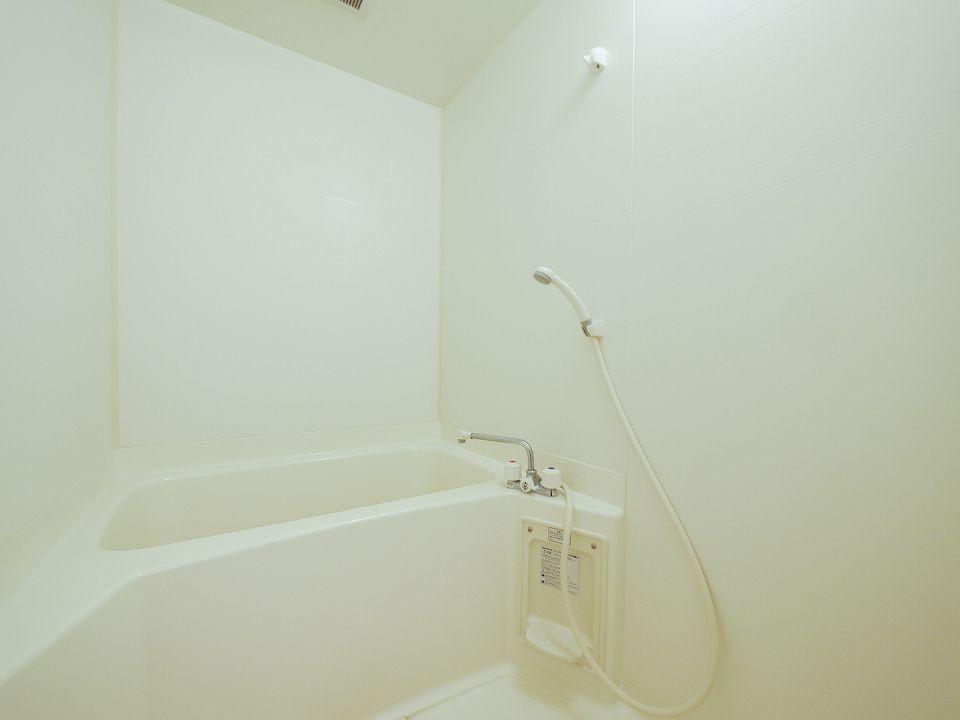 バス・シャワールーム　入浴にもお掃除にも便利なシャワー付き！！