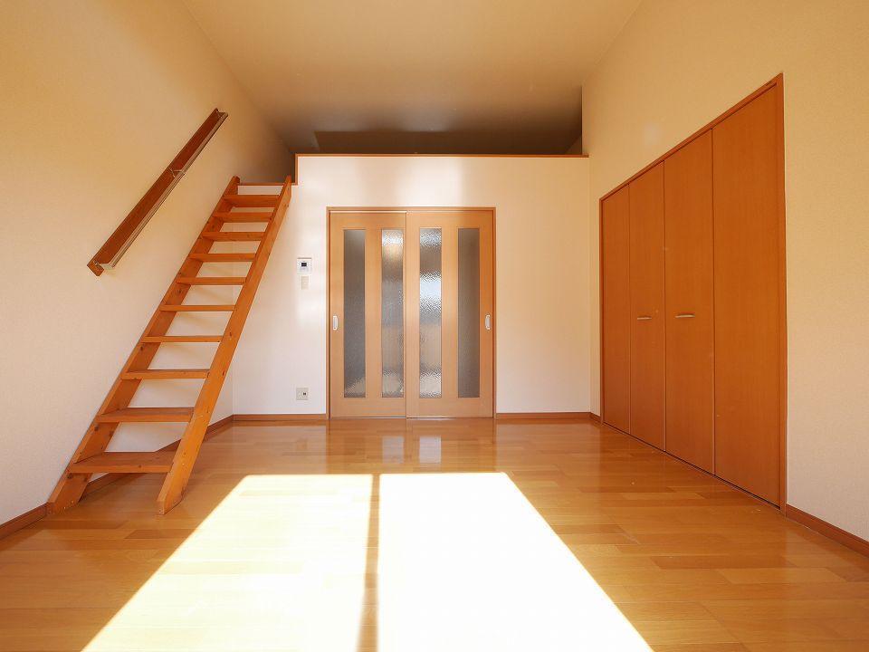 居室・リビング　南側からあたたかい光が差し込んできます♪