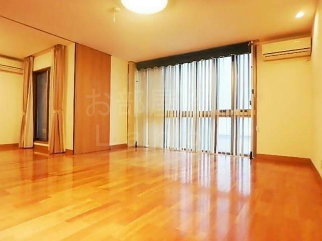 ＪＲ東海道本線 小田原駅 徒歩7分 3階建 築15年の居間写真