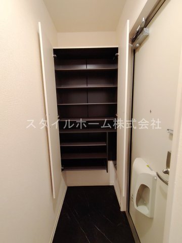 玄関　別部屋写真です。別部屋写真です。