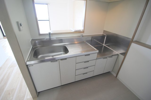 キッチン　別室の写真使用