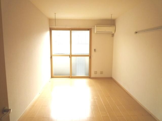 その他部屋・スペース　★明るい洋室★