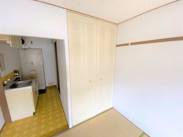 収納　和室6帖　押入れ