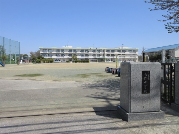 小学校　千葉市立長作小学校（小学校）まで748m