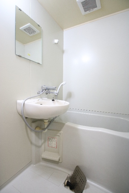 バス・シャワールーム　※別室の参考写真の為、現況優先です。