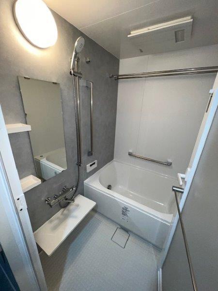 バス・シャワールーム　同物件別部屋参考写真