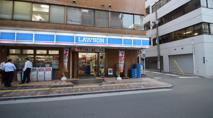 コンビニ　物件（コンビニ）まで80m