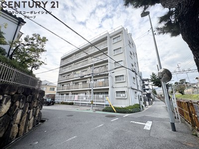 建物外観　居住者専用のごみ置き場があります。