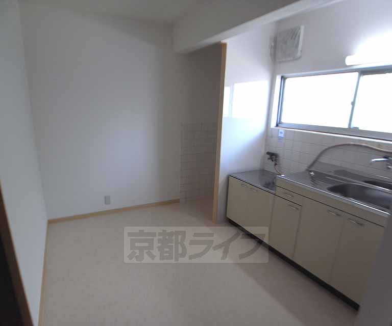 居室・リビング　阪急桂駅から徒歩９分の物件です