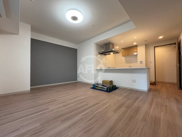 居室・リビング　LEGALAND+ABENO SANMEICHO　リビング