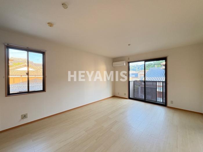 居室・リビング　※同物件反転タイプの写真でございます※現況を優先します※