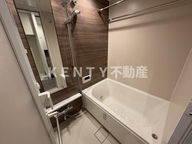 バス・シャワールーム　落ち着いた空間のお風呂です