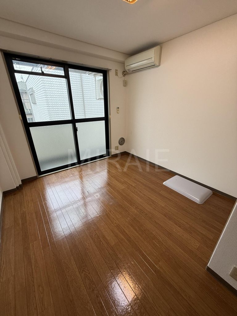 居室・リビング　別号室の参考写真です。