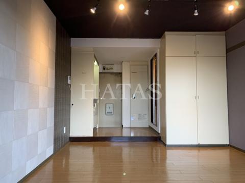 居室・リビング　同物件別部屋です。