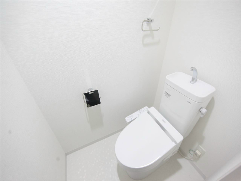 トイレ　温水洗浄暖房便座付トイレ