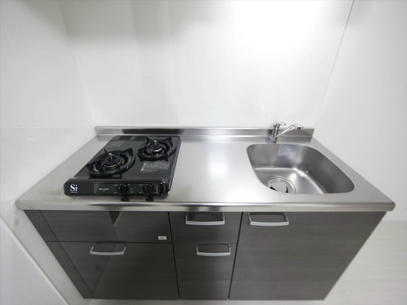 キッチン　システムキッチン（ガス2口）冷蔵庫・レンジ等ご用意できます