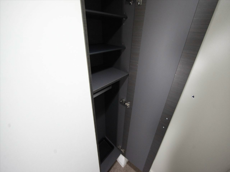 玄関　玄関　シューズボックス付（収納充実してます）