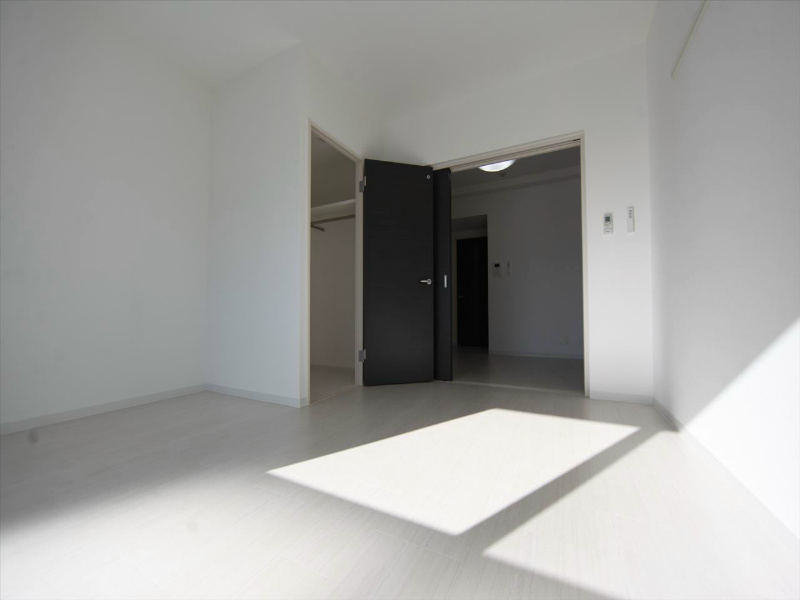 居室・リビング　洋室8.6帖　ウォークインクローゼット（収納充実してます）