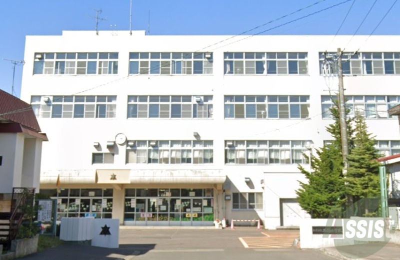小学校　西園小学校（小学校）まで667m