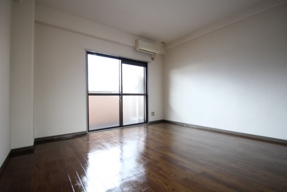 居室・リビング　写真は別の号室のものです。