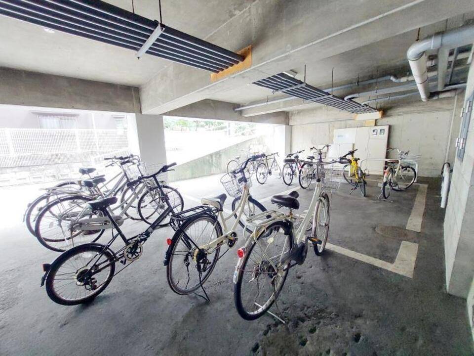 駐車場　駐輪場