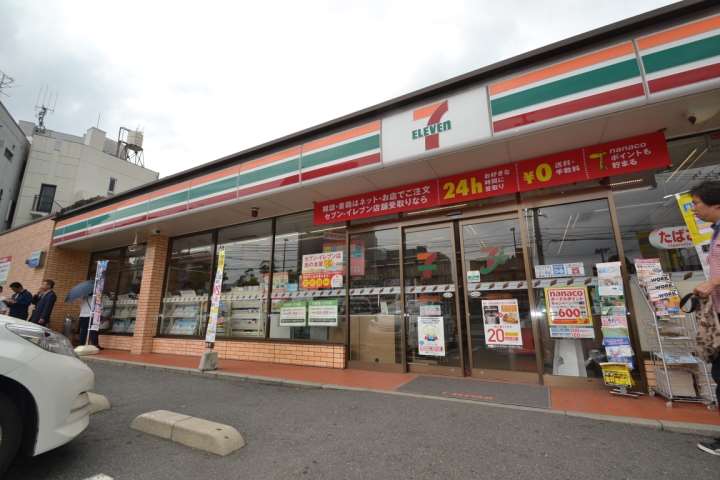 コンビニ　セブンイレブン（コンビニ）まで599m