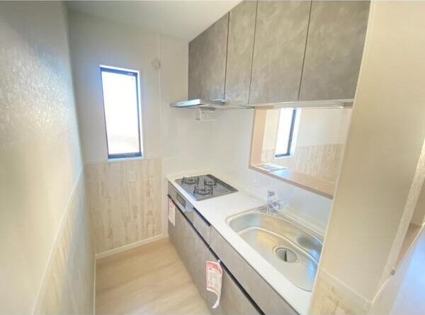 キッチン　同物件別部屋写真