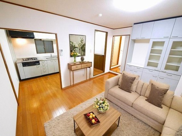 居室・リビング　CGで家具等を配置したもので家具等は含まれません