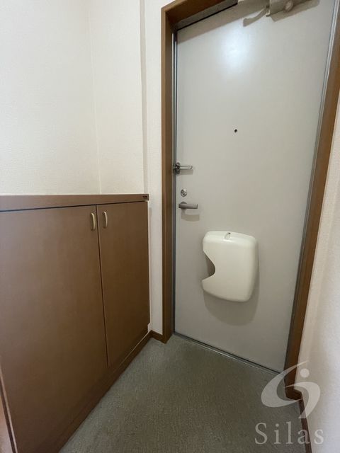 玄関　同仕様反転タイプ