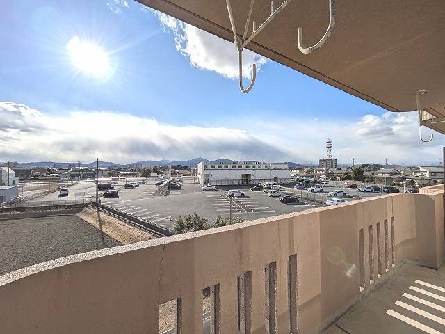 バルコニー　南西向きで日当たり良好☆
