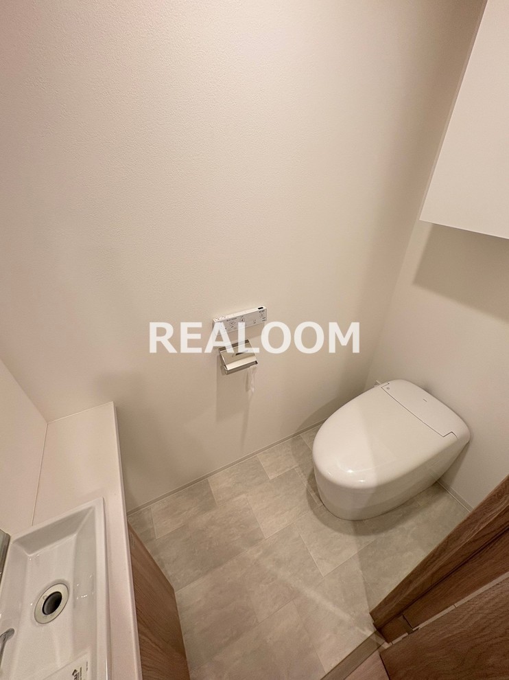 トイレ　写真と現況が異なる場合は現況を優先いたします。