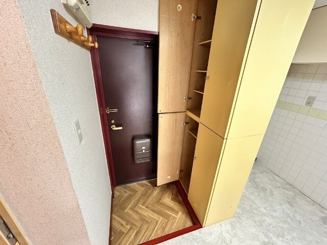 玄関　写真は別のお部屋の写真です